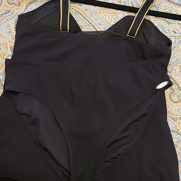 Bathing suit - Picture 5 of 12